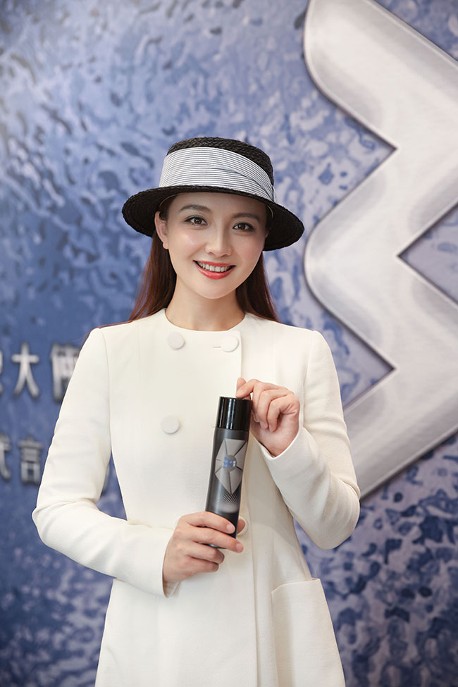 C:\Users\Administrator\Desktop\A13Z0872wang.jpg C:\Users\Administrator\Desktop\A13Z0872wang.jpg